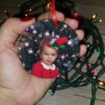 Mindkét oldalán fényképes karácsonyfadísz