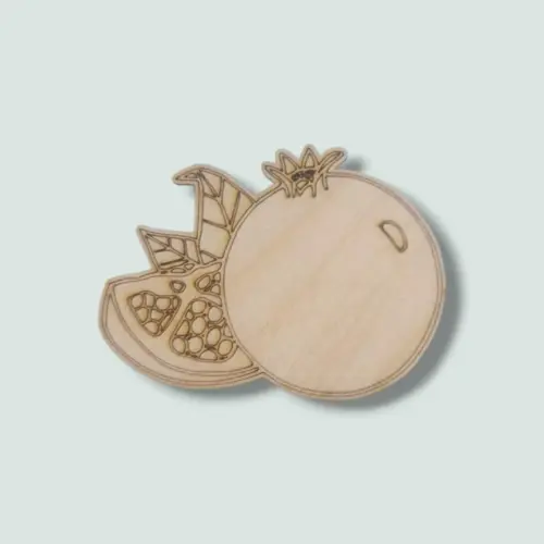 Festhető fa figura gránátalma 7 cm magas