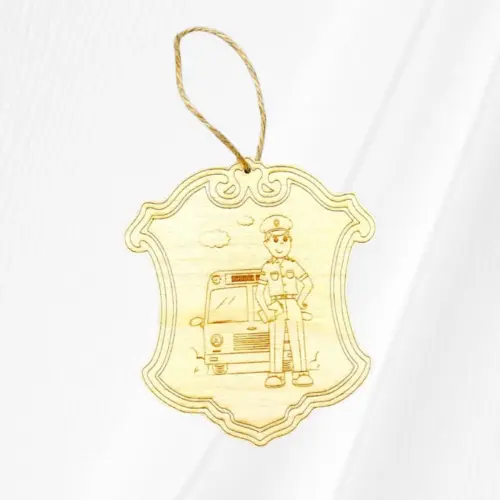 Gravírozott fa buszsofőr jelvény 10 cm magas