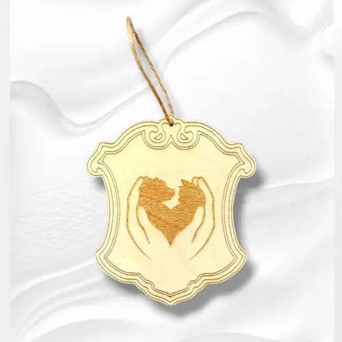 Gravírozott fa macska-kutya jelvény 10 cm magas