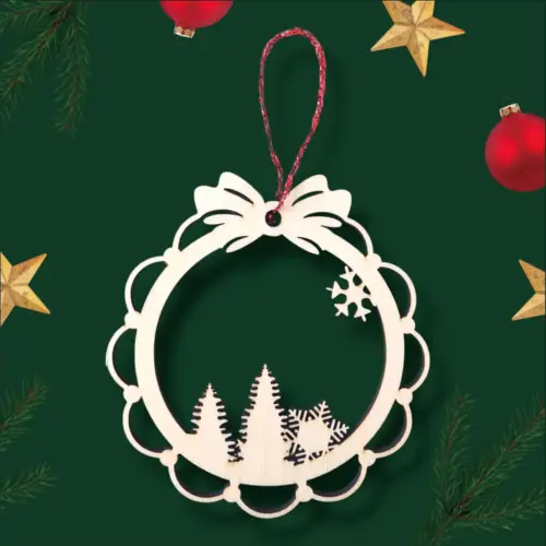 Fa karácsonyfadísz – díszes (9 cm)