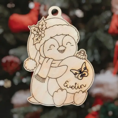 Cuki neves-jeles dísz pingvin fából 10 cm