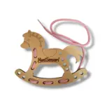 Montessori fűzős fa játék – hintaló 13,5 cm