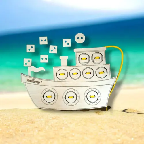 Fa fűzögetős fejlesztő játék – Hajó alakban 21 cm