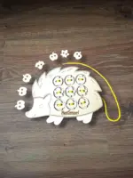 Fa fűzögetős fejlesztő játék – Süni alakban 21 cm - Image 5