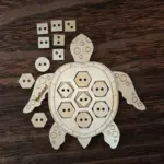 Fa fűzögetős fejlesztő játék – Teknős alakban 21 cm - Image 4