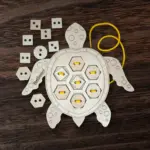 Fa fűzögetős fejlesztő játék – Teknős alakban 21 cm - Image 2